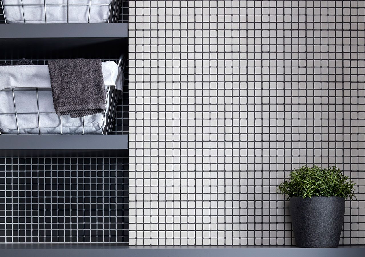 Inax-Yakimono-Polycon-Mosaic_White-and-Dark-Grey Inax-Yakimono-Polycon-Mosaic_White-and-Dark-Grey
